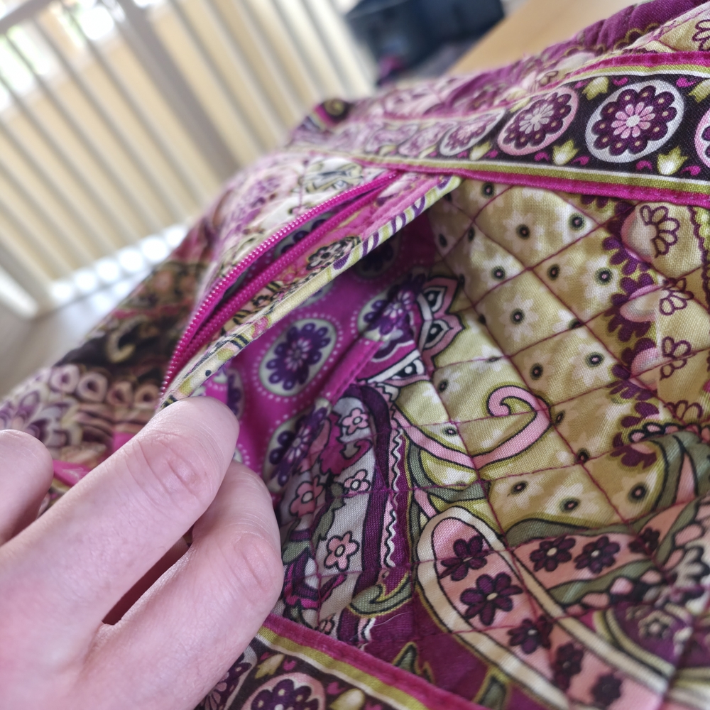 Retired Vera Bradley Very Berry Paisley Large Crossbody Hipster Bag - Picture 4 of 6